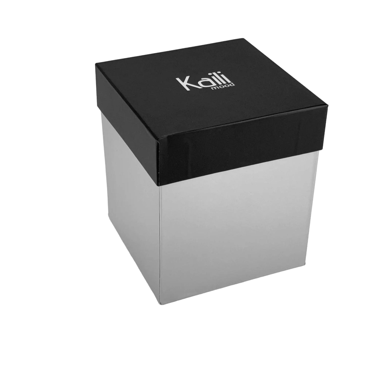 K0032AB | Pot à crayons en cuir véritable pleine fleur grain dollars. Coloris noir avec bords rouges. Dimensions : 8,5 x 8,5 x 12 cm. Conditionnement : coffret cadeau fond/couvercle